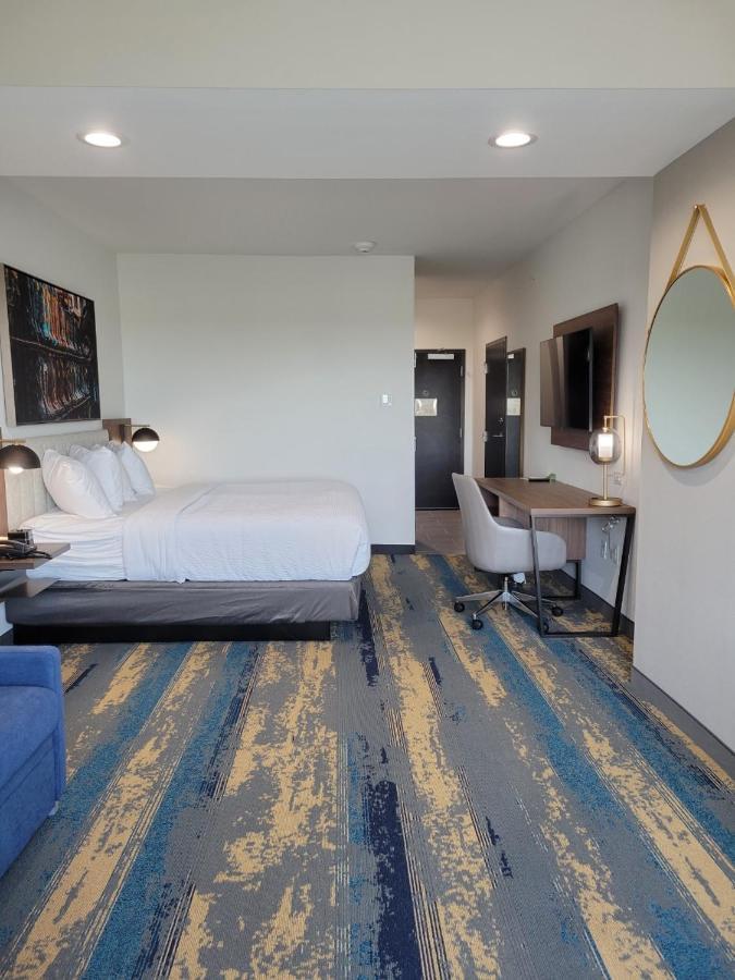La Quinta Inn & Suites By Wyndham Terrell Eksteriør billede
