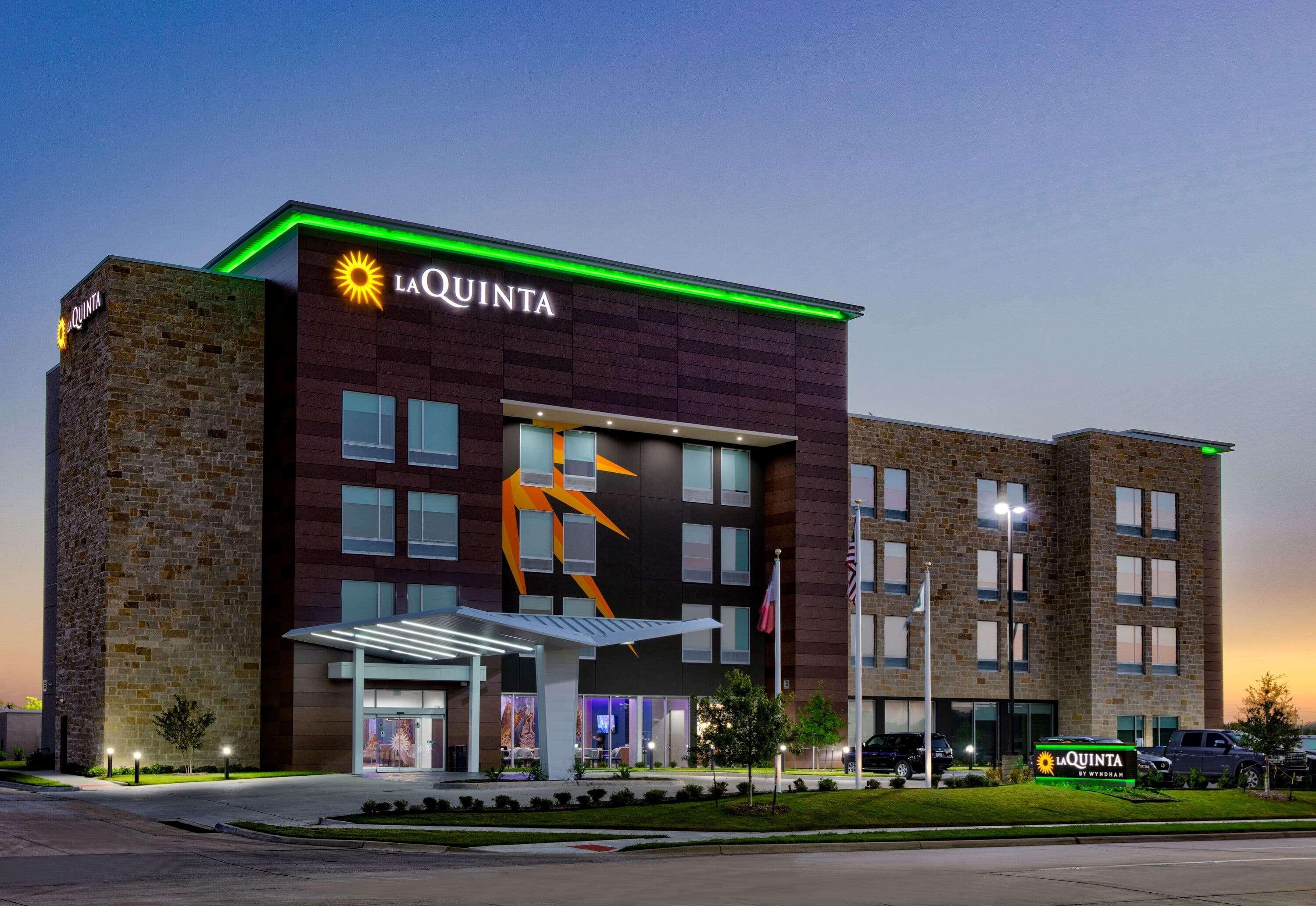 La Quinta Inn & Suites By Wyndham Terrell Eksteriør billede